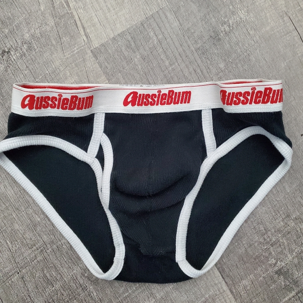 Aussie bum Black Briefs